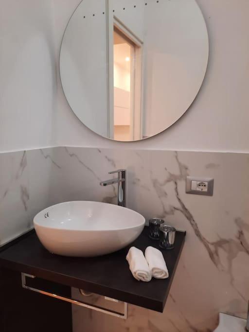 N&Ghomesweethome Raffaelloelegante Appartamento Ideale Casa Vacanze Affari Milaan Buitenkant foto